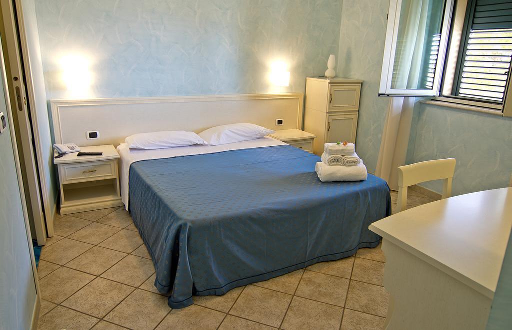 Hotel Capital クプラ・マリッティマ 部屋 写真